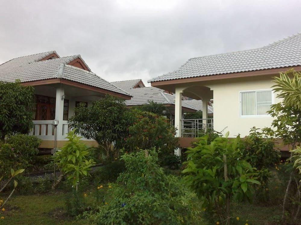 Krisada Beach Resort Mae Nam Exterior photo